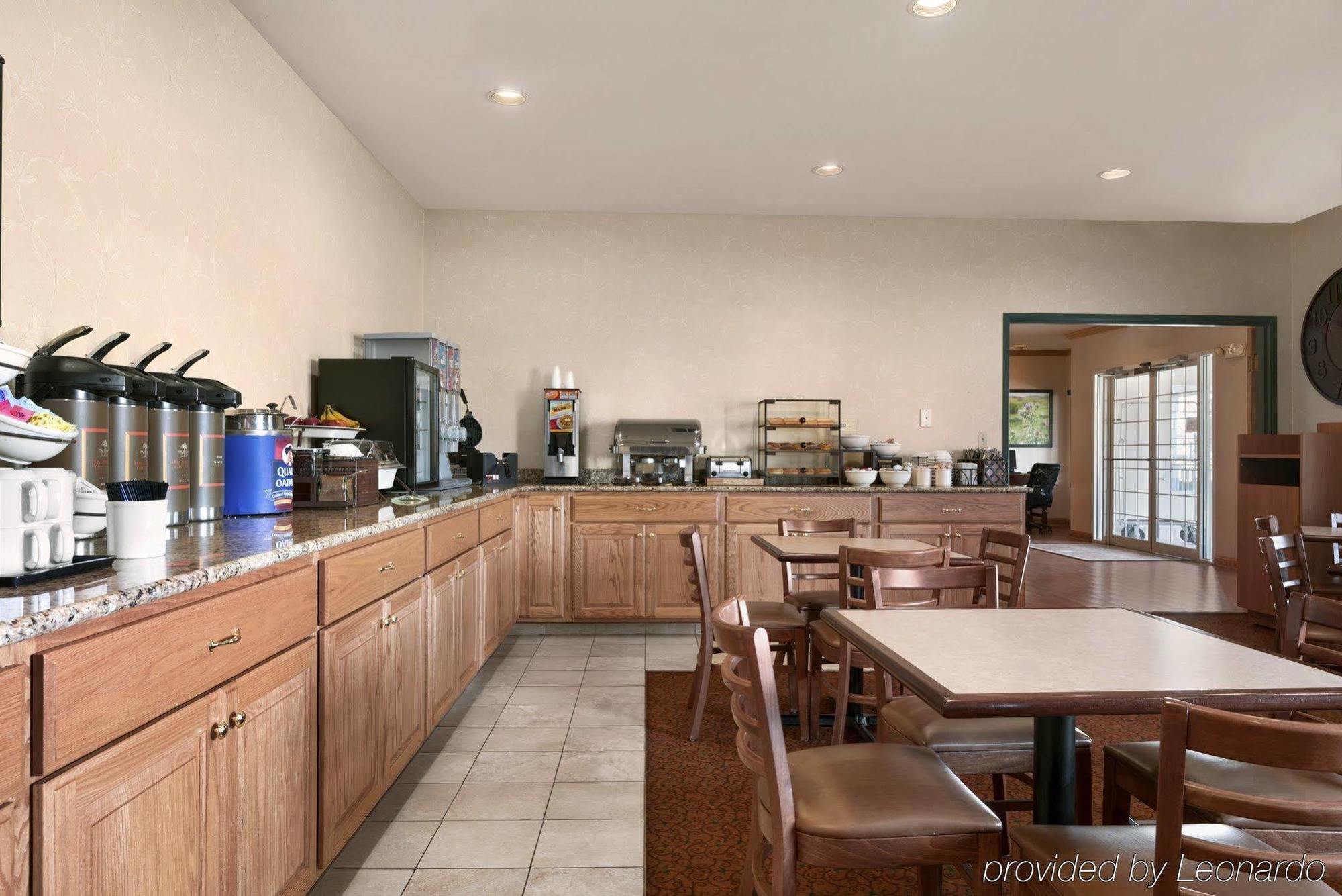 Country Inn & Suites By Radisson, Clinton, Ia Екстер'єр фото